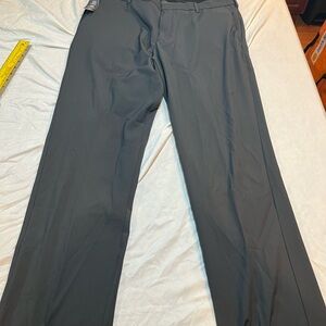 VanHeusen Men's Black Straight-Leg Dress Pants 38x32
